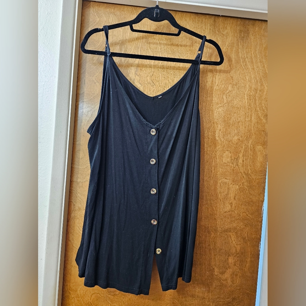 Black tank top 2x